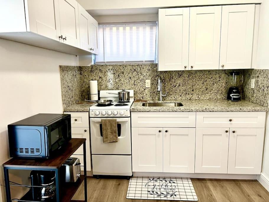 Intimate Casita Mia Minutes Away From Airport, Calle 8, Brickell, Coral Gables, The Beach And More! Μαϊάμι Εξωτερικό φωτογραφία