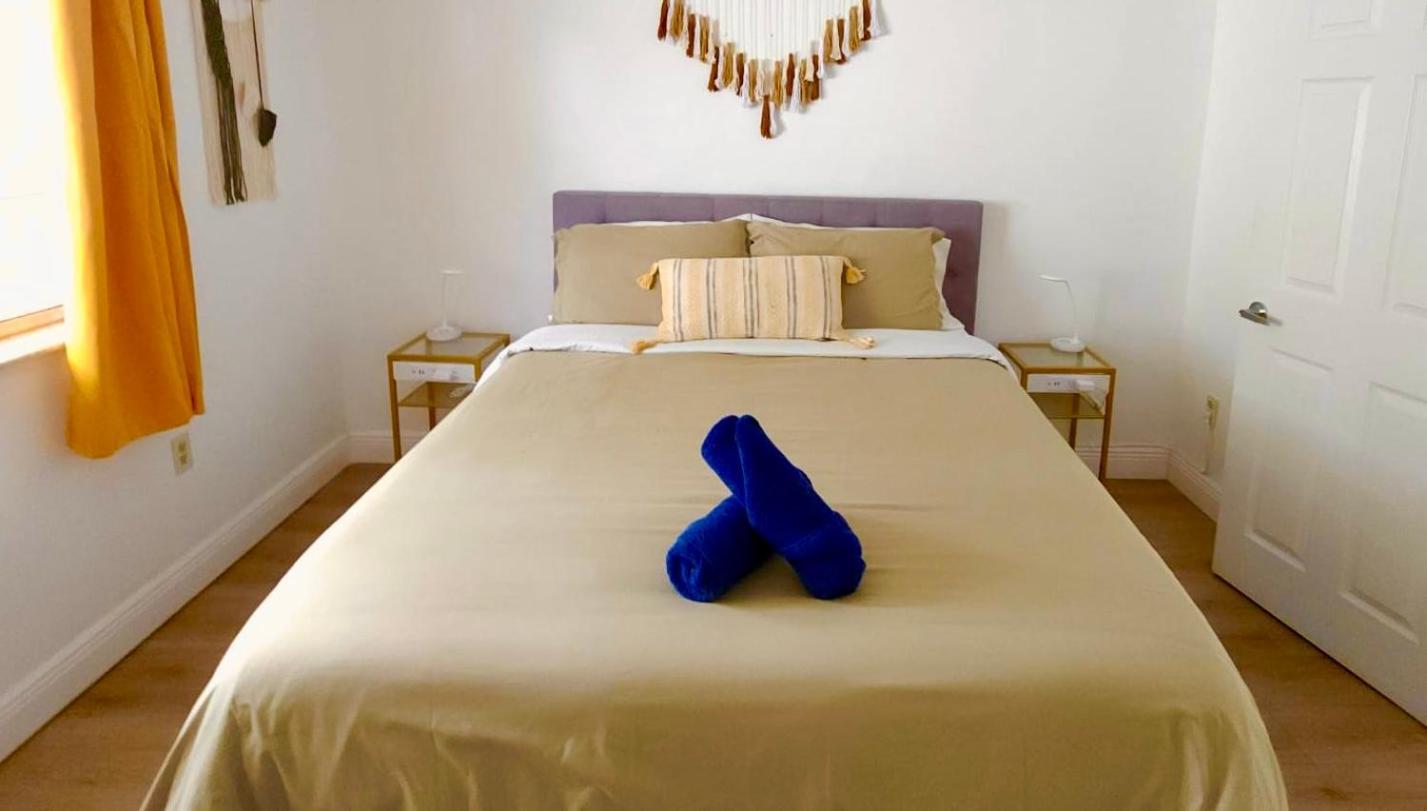 Intimate Casita Mia Minutes Away From Airport, Calle 8, Brickell, Coral Gables, The Beach And More! Μαϊάμι Εξωτερικό φωτογραφία