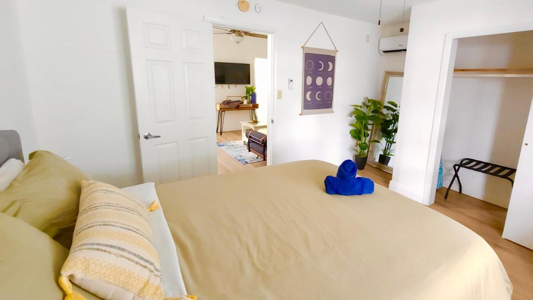Intimate Casita Mia Minutes Away From Airport, Calle 8, Brickell, Coral Gables, The Beach And More! Μαϊάμι Εξωτερικό φωτογραφία